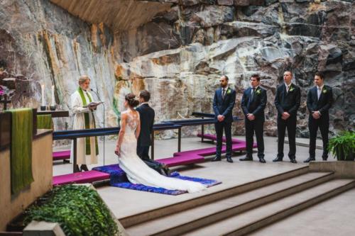 Hääkuvaus kirkossa