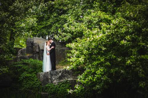 Hääkuvaus puistossa